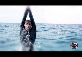 بالفيديو.. أسطورة السباحة فيليبس يخوض سباقاً مع سمكة قرش