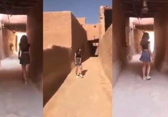 بالفيديو...إعتقال خلود اليافعي "فتاة التنورة القصيرة" في السعودية