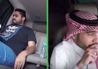 تصرف غريب من سائق "كريم" بالسعودية مع زبائنه (فيديو)