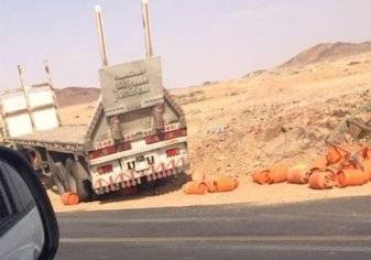انقلاب شاحنة محملة بأسطوانات الغاز على طريق حائل – بقعاء