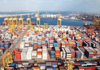 الإمارات تدير وتشغل 77 ميناء حول العالم