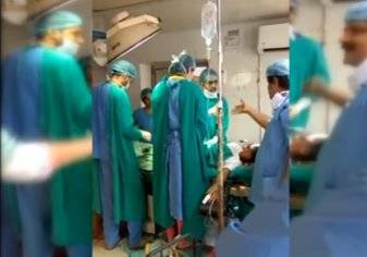 بالفيديو...شجار بين طبيبين في غرفة العمليات يثير جدلاً عالمياً