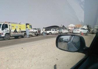 بسبب الضباب الكثيف. . حادث مروع لشاحنة على طريق أبوحدرية (فيديو)