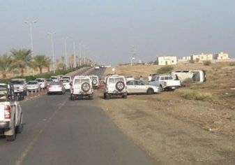 شاهد ما حدث لـ "سطحة" تنقل باص تعرض لحادث على طريق صبيا – العيدابي (صور)