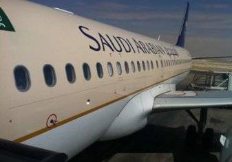 بسبب راكبة جزائرية. . طائرة للخطوط السعودية تهبط اضطرارياً بمطار القاهرة