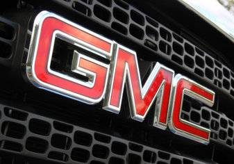 التجارة السعودية تعلن عن استدعاء 2788 سيارة GMC بالمملكة. . والسبب!