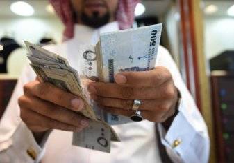 السعوديون يدفعون 54 مليار ريال سنوياً أجوراً للعمالة المنزلية