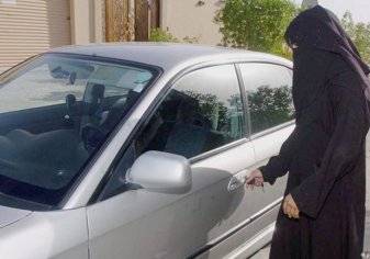 ما هي حقيقة إلغاء قرار السماح للمرأة السعودية بقيادة السيارات؟ (فيديو)