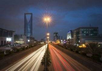 السعودية: عقد "إيجار" إلزامي وبرسوم 250 ريالاً للمقيمين