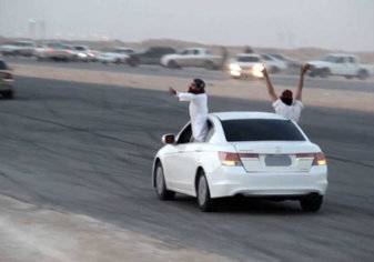 شرطة الرياض تلقي القبض على 3 شبان بعد دعوتهم لممارسة التفحيط عبر "سناب شات"