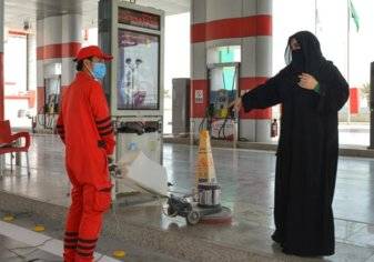 أول سعودية تعمل مشرفة محطة وقود ترد على الانتقادات الموجهة لها (فيديو)