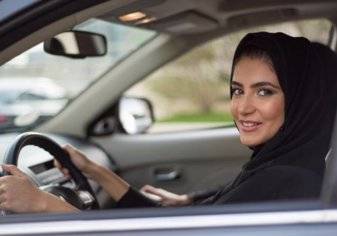 سعوديات يجلسن خلف مقود السيارة للمرة الأولى (فيديو)