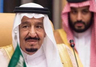 العاهل السعودي يوافق على صرف 2000 دولار للمبتعثين حول العالم