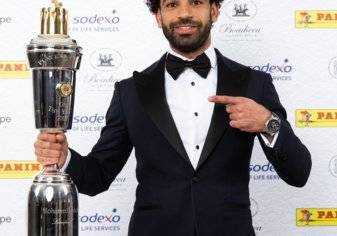 بالصور.. صلاح يتوج بجائزة أفضل لاعب في الدوري الإنجليزي