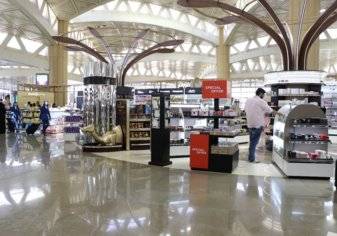 افتتاح المرحلة الأولى من السوق الحرة بمطار الملك خالد الدولي بالرياض (صور)