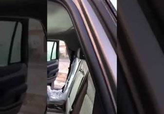 رصاصة طائشة تخترق سيارة مواطن سعودي وهو عائد من صلاة العيد (فيديو)