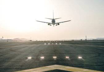 دبي تطلق أول " مطار كوني" في العالم