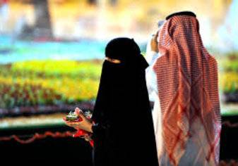 قصة سعودي قطع إجازته بسبب "صورة" نشرتها زوجته