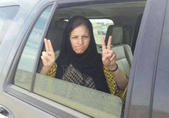 مفاجأة غير متوقعة لناشطة سعودية من شركة فورد (صور)