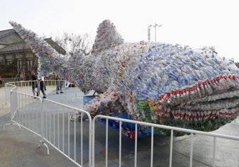 الصين تبني أضخم "حوت بلاستيكي" في العالم!