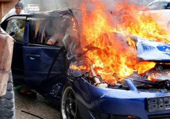 شاب يشعل النيران في سيارة مواطنة سعودية بالدمام (فيديو)