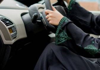 ضبط شاب وفتاة ظهرا في مقطع مخل أثناء تعليمها القيادة بالسعودية- فيديو