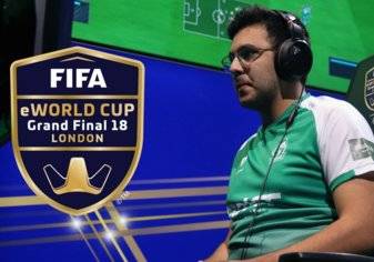 بالفيديو والصور.. سعودي يفوز بكأس العالم "الإلكتروني"