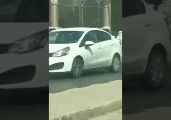 مشاجرة عنيفة بين متسولات بأحد شوارع الرياض.. ورضيعة تثير موجة غضب عارمة (فيديو)