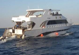 إنقاذ 16 شخصاً من على متن "واسطة نزهة" في عرض البحر بينبع (صور)