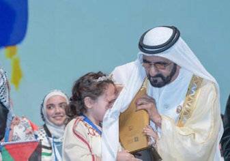 بالفيديو.. لقطة مؤثرة لـ"حاكم دبي" مع طفلة مغربية