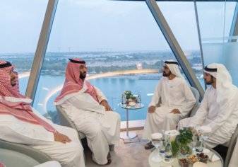 بالصور.. هكذا تابع حاكم دبي وولي عهد أبوظبي وولي العهد السعودي السباق الختامي للفورمولا1