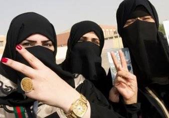 بالصور.. فنانة سعودية تفاجئ جمهورها بالاعتزال وارتداء النقاب