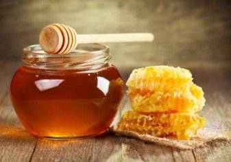 ما هي أفضل طريقة للتفرقة بين العسل الطبيعي والمغشوش؟ (فيديو)