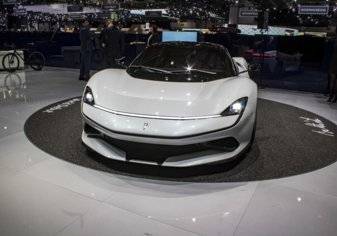 شركة إيطالية تكشف عن سيارة كهربائية خارقة لمنافسة بوجاتي ولامبورجيني (صور)