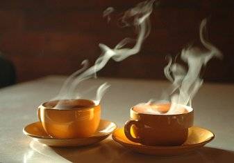 احذر.. الشاي الساخن يزيد من خطر الاصابة بالسرطان