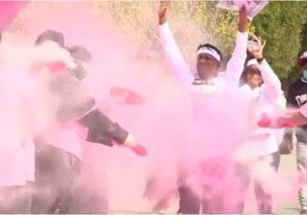 الآف السعوديين يحتفلون بالألوان (صور)