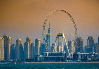 دبي تحتضن أعلى عجلة ترفيهية بالعالم .. تستوعب 1400 راكب