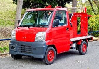 ميتسوبيشي تكشف عن أصغر سيارة إطفاء في العالم (صور وفيديو)