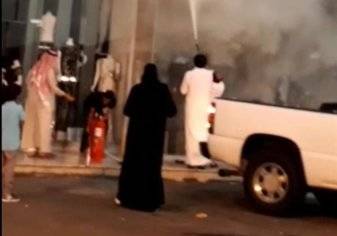 شجاعة مواطن سعودي تنقذ مجمعاً تجارياً من كارثة (فيديو)