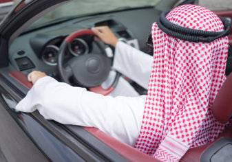 المرور السعودية تحذر من 4 تصرفات يقوم بها بعض السائقين أثناء القيادة: تشكل خطر كبير