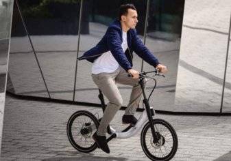 بالصور- شركة بريطانية تطلق دراجة كهربائية قابلة للطي.. والسعر؟