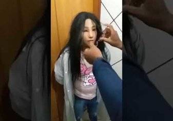 بالفيديو .. تنكر على هيئة إبنته للهرب من السجن!