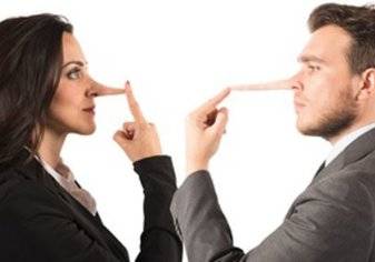من يكذب أكثر الرجال أم النساء؟ الدراسات تحسم الأمر