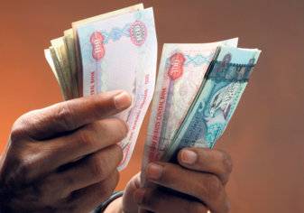 الإمارات: كم ينفق الأفراد من اموالهم شهرياً وعلى ماذا ينفقوها؟