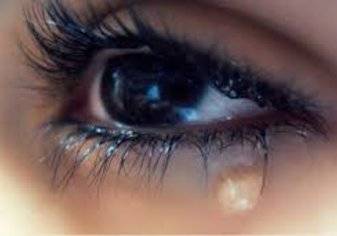 فتاة تبكي ”كريستالًا“ في حالة نادرة حيرت الأطباء (فيديو)‎‎