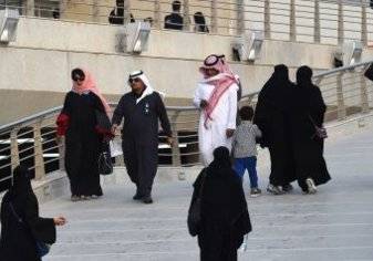 السعودية: لا مداخل خاصة للعزاب في المطاعم والمستشفيات