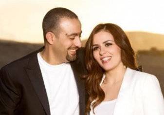 زوجة أحمد السقا تكشف سبب رفض والدها زواجهما!