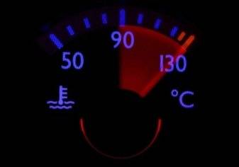 لماذا ترتفع درجة حرارة السيارة عند السرعات العالية؟