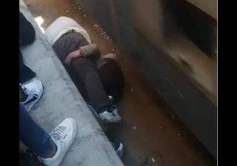 مصر .. غرامة لأب أنقذ ابنته من أسفل عجلات القطار