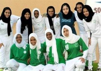 شاهد.. أول دوري نسائي لكرة القدم في السعودية